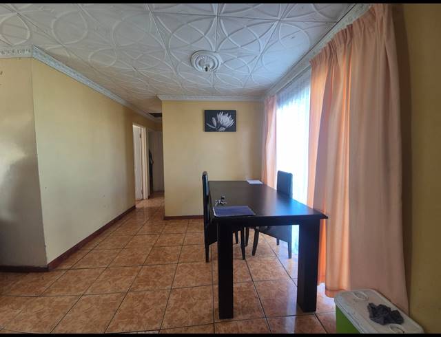 3 BEDROOM HOUSE FOR SALE IN MOTHERWELL NU 5